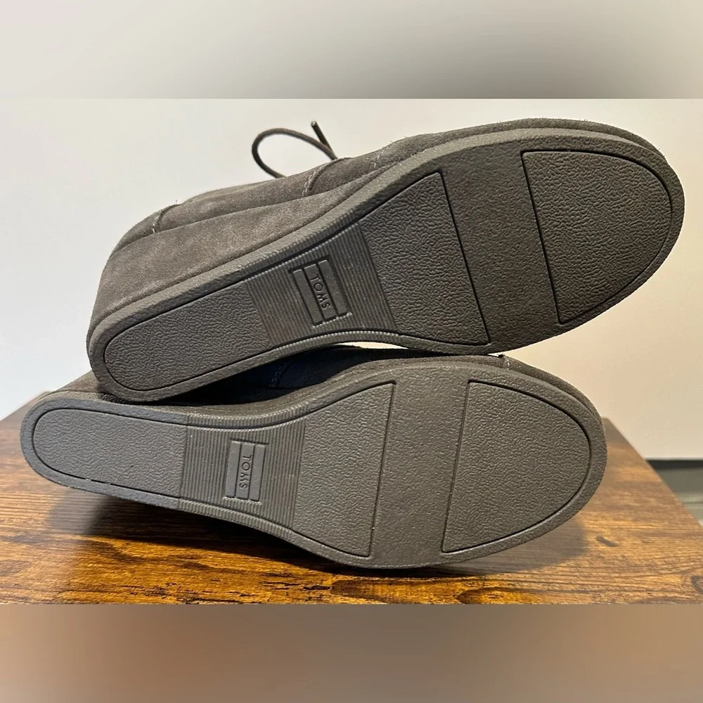 Tom’s Women’s Gray Suede Wedge Booties Size 9